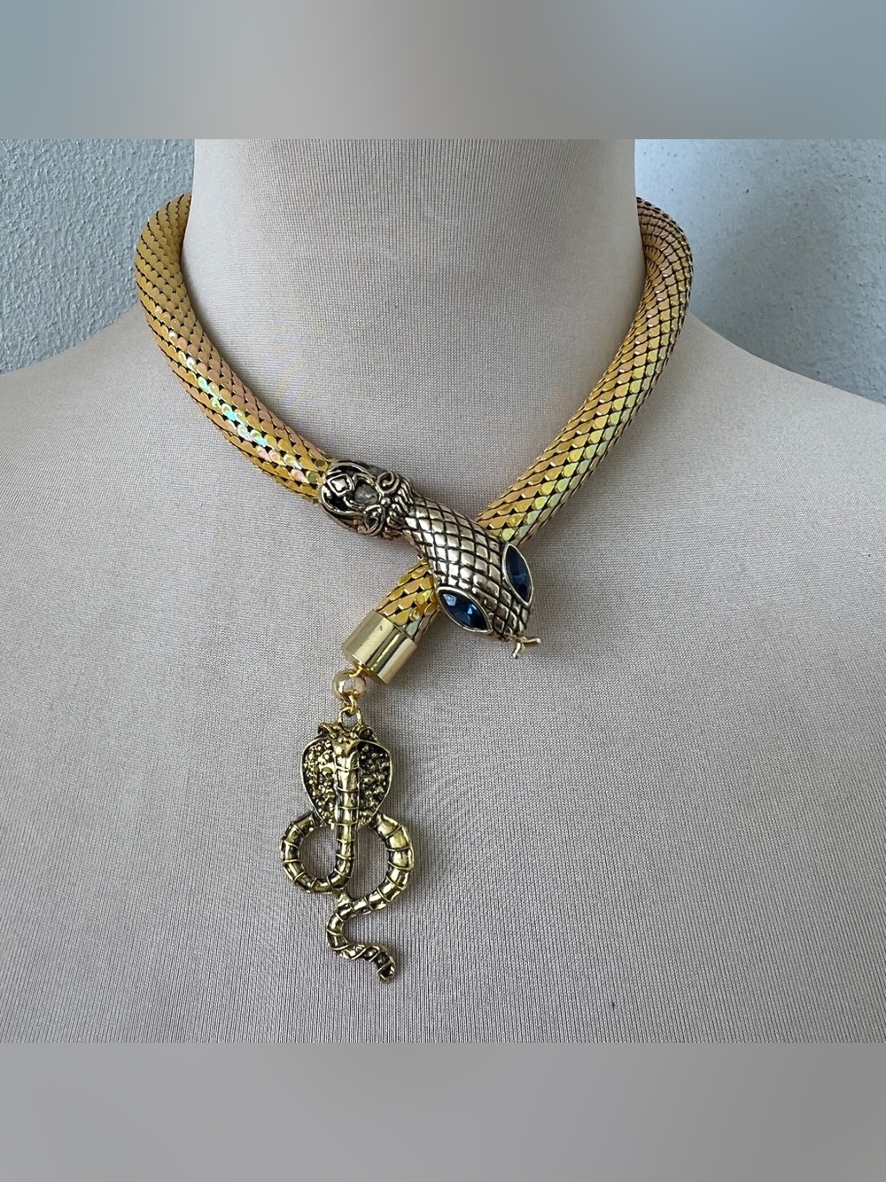 Vintage DL Auld Mesh Snake Necklace Iridescent Serpent Choker & Cobra Charm 21”